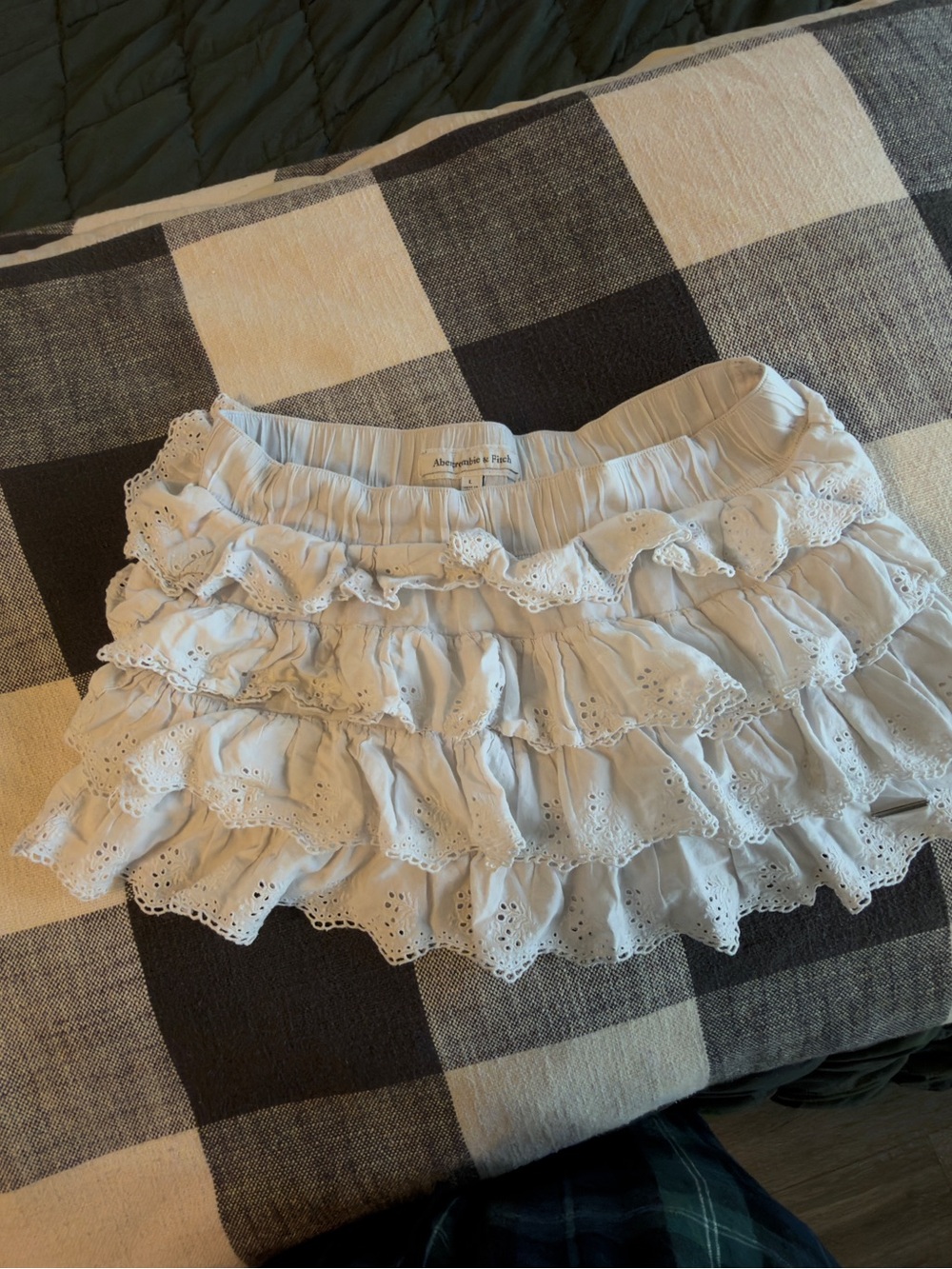 Abercrombie & Fitch White Ruffled Eyelet Mini Skirt